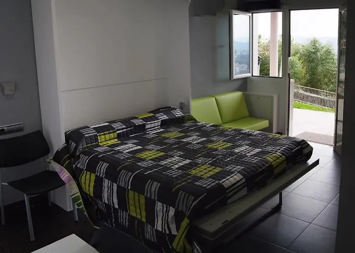 Juvenil Ulia Hotel *